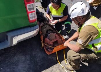 Mujer sufrió caída y lesiones esta tarde en sector laguna Huemul.
