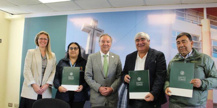 Santo Tomás Chillán donó sillas odontológicas a las comunas de Ñiquén, El Carmen y San Ignacio