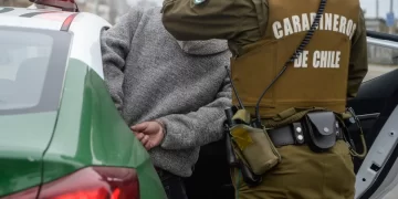 Ingresó a robar a una casa 🏡 Delincuente fue sorprendido con un televisor, dos perfumes y una lleve de una camioneta en Ñuble.
