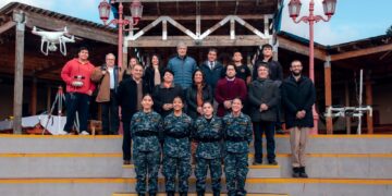 Rector y Decanos de la UDEC destacan innovación pedagógica del Liceo Bicentenario Polivalente de San Nicolás.