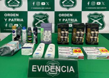 En San Carlos sujeto intimidó a vendedores para robar en local comercial.