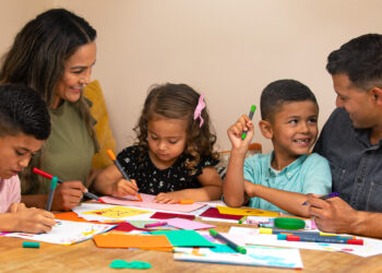 Educando niños saludables, felices y resilientes.
