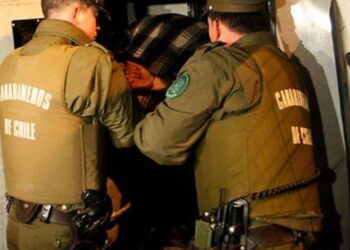 La golpeó e intentó asfixiarla: Ex pololo es acusado de atacar a joven mujer en Quillón.