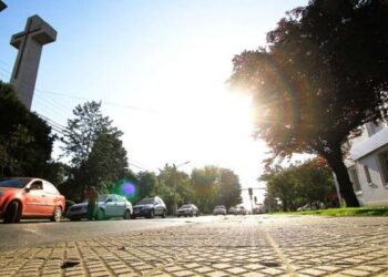 Individuo siguió a mujer en el centro de Chillán y la agredió sexualmente.