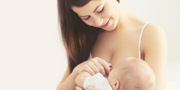 La lactancia materna exclusiva en el control del sexto mes de vida alcanzó un 57,7% en Ñuble en el año 2023.