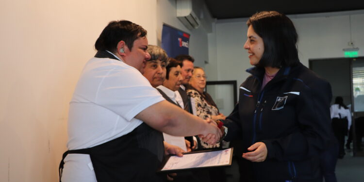 Personas con discapacidad logran insertarse laboralmente, gracias a curso del Sence Ñuble.