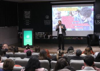 Santo Tomás fortalece la orientación educativa en Ñuble con seminario interregional sobre motivación y resiliencia.
