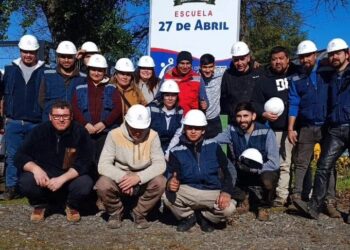 Santo Tomás impulsa mejoras en Escuela de Huape con nueva sala multiuso y mejoras sanitarias.