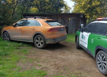 Mujer que estaba estacionada fue violentada por delincuentes y le robaron su vehículo en pleno centro de Chillán.