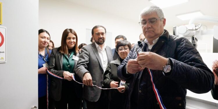 Cesfam Michell Chandía de Coihueco inauguró equipo de rayos osteopulmonar.