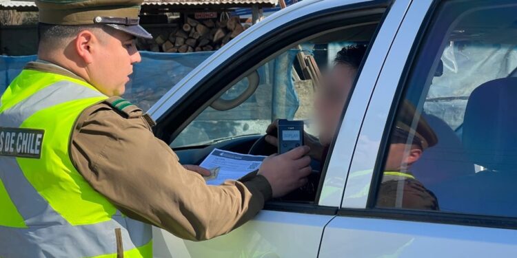 Primeros días de Fiestas Patrias XL: Carabineros registra 16 accidentes y 9 conductores detenidos por consumo de alcohol.