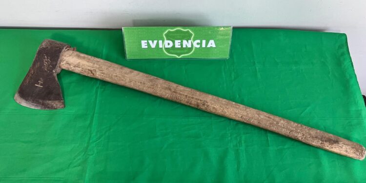 Hombre agredió a su esposa en presencia de su hija de tres años en Bulnes..