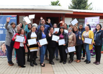 Mujeres de San Ignacio se capacitaron en instalación de paneles solares y ampliaron sus opciones laborales.
