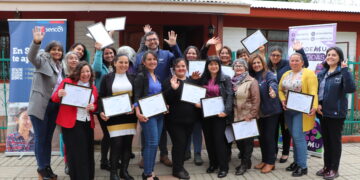 Mujeres de San Ignacio se capacitaron en instalación de paneles solares y ampliaron sus opciones laborales.