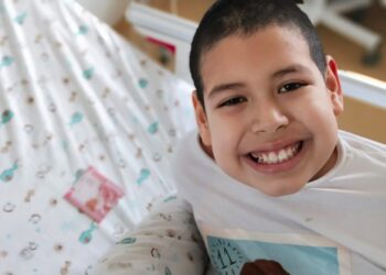 Niño de Chillán con leucemia busca su «gemelo genético» para un trasplante de células madre