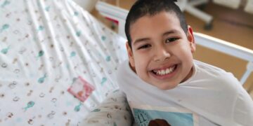 Niño de Chillán con leucemia busca su «gemelo genético» para un trasplante de células madre