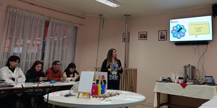 Santo Tomás impulsa la estimulación cognitiva en 160 estudiantes mediante el aprendizaje basado en el juego