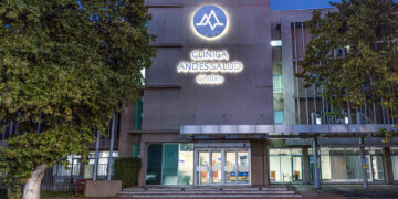 Delincuente intentó robar dinero desde clínica Andes Salud de Chillán.