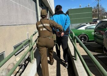 Riña de estudiantes y apoderados a las afueras del Liceo Industrial continuó en el hospital de Chillán.