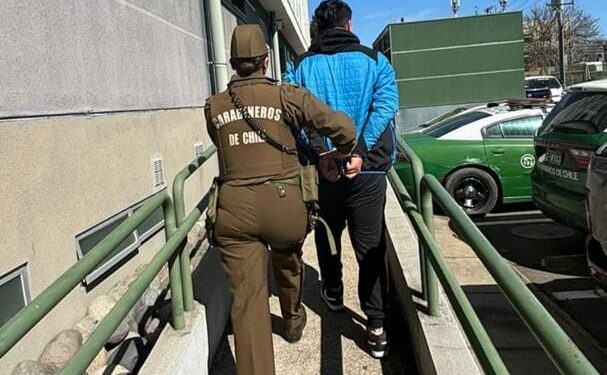 Riña de estudiantes y apoderados a las afueras del Liceo Industrial continuó en el hospital de Chillán.