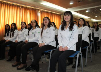 Prácticas de alumnos de Santo Tomás apoyan sistema de salud en Ñuble.