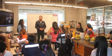 Seremi de Energía se reunió con alumnas de curso de “Instaladoras Eléctricas Clase D” en Inacap Chillán.
