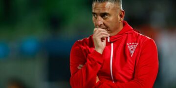 Jaime García fué despedido como técnico de Santiago Wanderers.