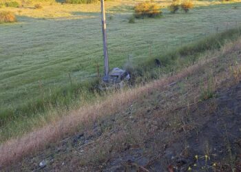 Esta mañana volcamiento de vehículo menor deja una persona grave a la salida sur de Chillán Viejo.
