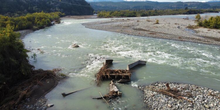 Regantes del Ñuble trabajan con DOH en la rehabilitación de dos bocatomas destruidas por crecidas de 2023.