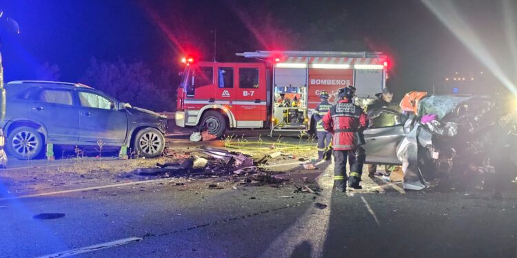 Fiscalía investiga accidente con cinco fallecidos en la Autopista del Itata.