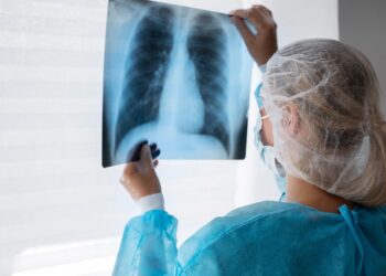 Profesionales de salud refuerzan llamado a prevenir y diagnosticar oportunamente el Cáncer de Pulmón.