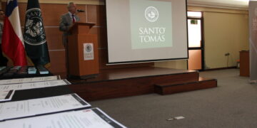 Estudiantes del INSUCO fueron capacitados en áreas de informática y administración por Santo Tomás.