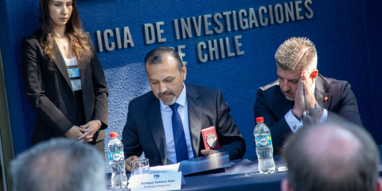 PREFECTO INSPECTOR ENRIQUE ZAMORA ASUME COMO NUEVO JEFE REGIONAL DE LA PDI EN ÑUBLE.