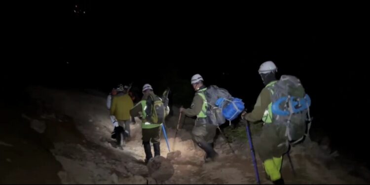 Está madrugada rescatan a turistas varado cuando realizaban excursión a caballo en la cordillerade Ñuble.