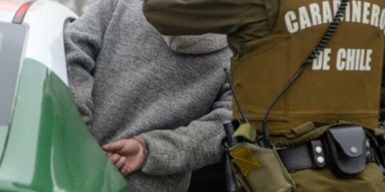 Hermanos asaltaron a una abuelita para robarle varias especies desde su casa en San Carlos.