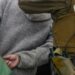 Hermanos asaltaron a una abuelita para robarle varias especies desde su casa en San Carlos.