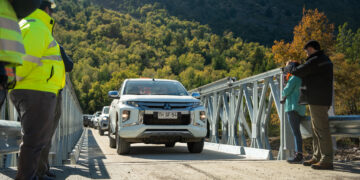 Inspeccionan avance de obras de puentes mecano en la cordillera de San Fabián