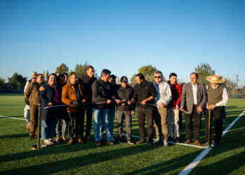 En San Carlos se inaugura la quinta de las 21 canchas para Ñuble.