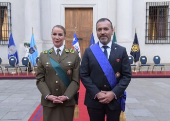 Ñuble: Mandos regionales a cargo de la Seguridad Pública reciben reconocimiento del Presidente de la república en el Palacio de La Moneda.