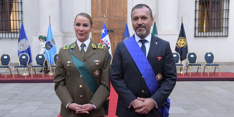 Ñuble: Mandos regionales a cargo de la Seguridad Pública reciben reconocimiento del Presidente de la república en el Palacio de La Moneda.