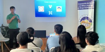 Jóvenes en proceso de reinserción conocieron el nuevo servicio del sistema de justicia juvenil.