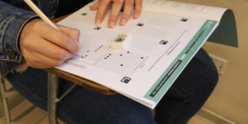 Santo Tomás ofrece primer ensayo PAES 2025 en Chillán.