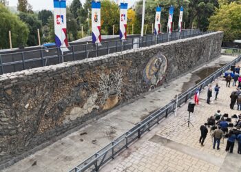 HISTÓRICO MURAL DE PIEDRA DE CHILLÁN VIEJO VUELVE A BRILLAR TRAS EXITOSA CONSERVACIÓN.