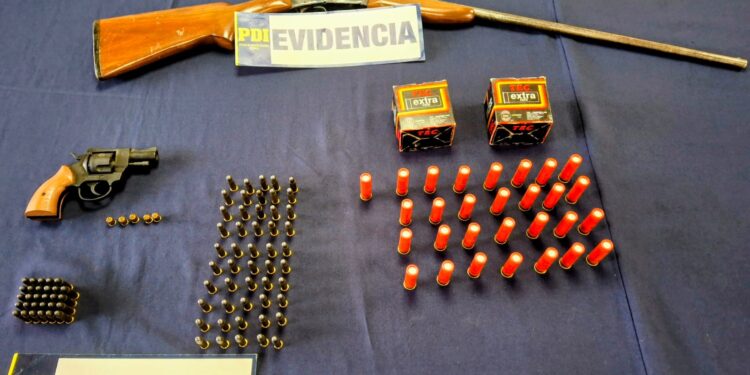 PDI INCAUTA ARMAS Y MUNICIÓN EN CHILLÁN.