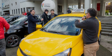 Programa Renueva tu Taxi Colectivo permitió reemplazar 30 vehículos del transporte público.