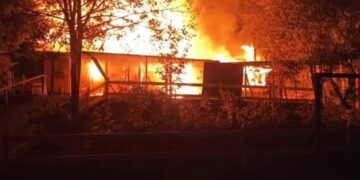 Florida 🔥 Escuela Básica de Quebrada Las Ulloa, fue destruida por un incendio.