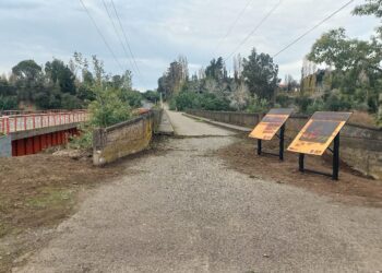 ÑUBLE/QUILLÓN 🌏 Limpieza en sector del Antiguo Puente El Roble recupera importante espacio histórico de la comuna.