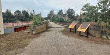 ÑUBLE/QUILLÓN 🌏 Limpieza en sector del Antiguo Puente El Roble recupera importante espacio histórico de la comuna.