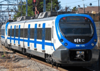 Joven sigue grave tras ser atropellado por tren de pasajeros en San Carlos.