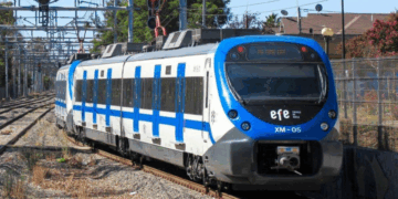 Joven sigue grave tras ser atropellado por tren de pasajeros en San Carlos.